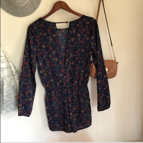 Open-Back Long Sleeve Floral Romper - Picture 6 of 6